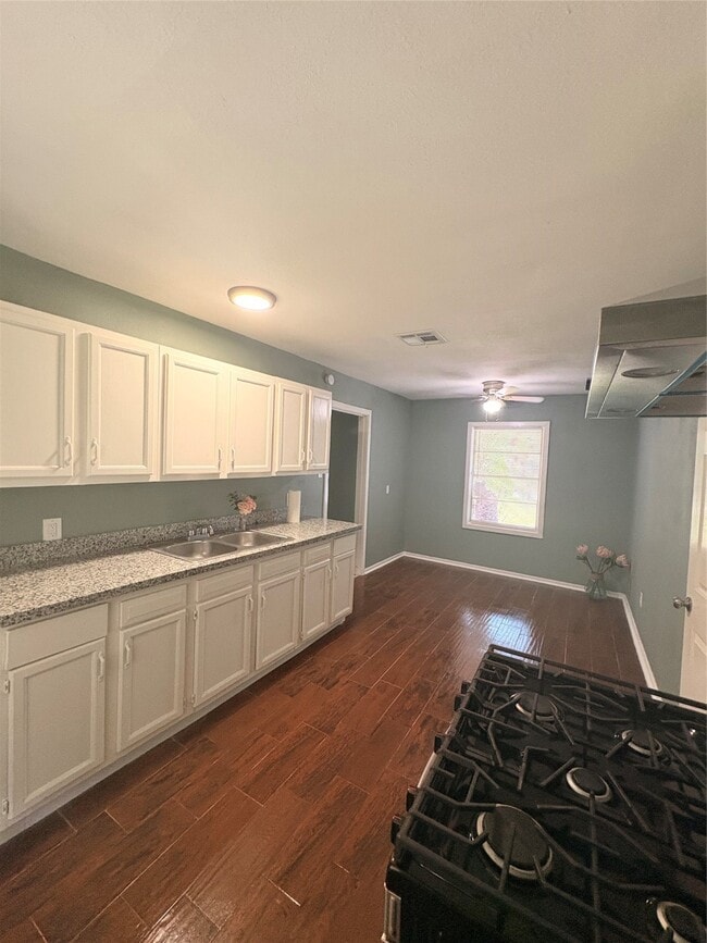 Building Photo - 4323 Groton Dr