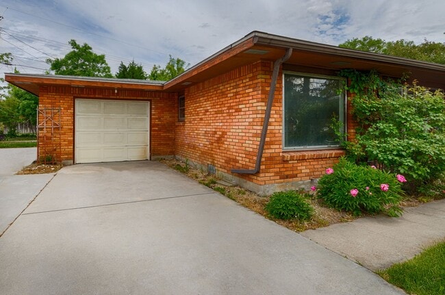 Building Photo - Newly remodeled Boise single level home