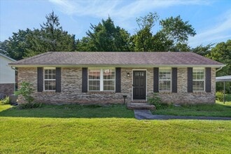 Building Photo - 727 Acorn Dr