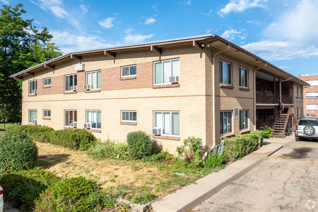 Primary Photo - Parklane Apartments