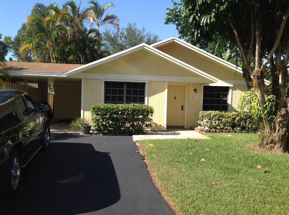 Foto principal - 3633 W Forge Rd