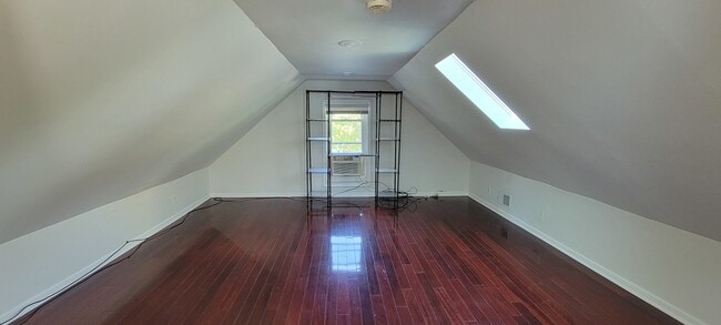 Building Photo - 2223 W Erie St
