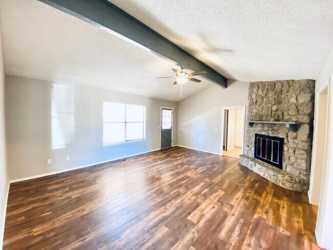Foto del edificio - Move-In Ready 3 Bed 2 Bath In Union School...