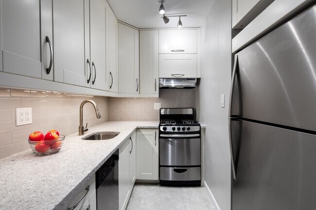 Foto del edificio - 439 E 88th St