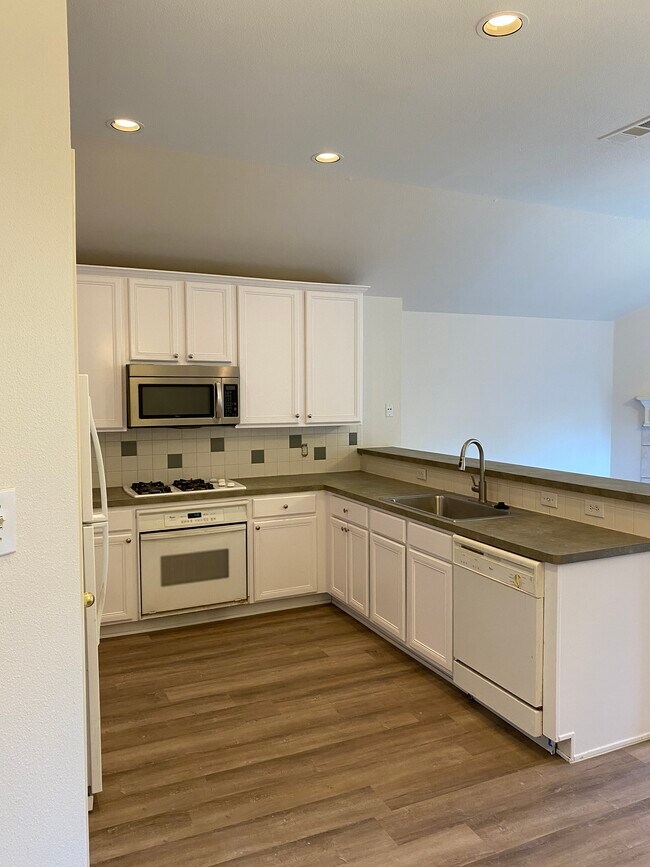 Foto del edificio - 5205 Crossvine Ln
