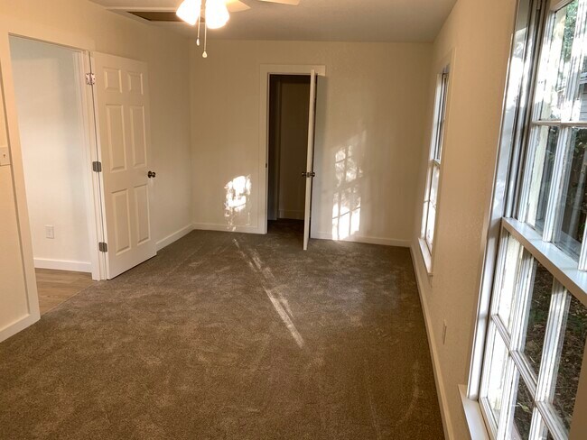 Building Photo - 3900 Sanger Ave