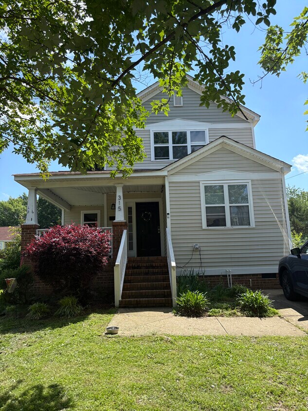 Foto principal - 315 S East St