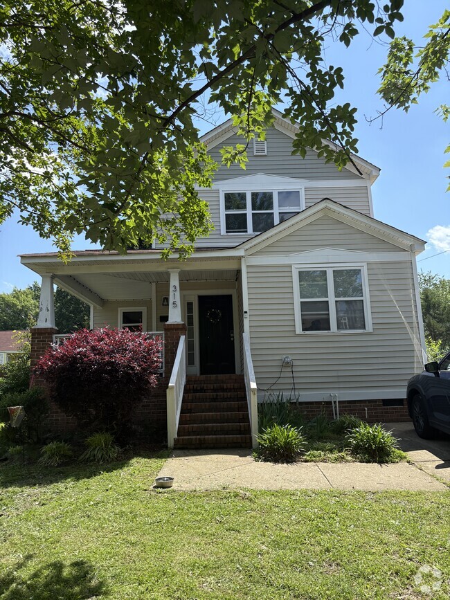 Building Photo - 315 S East St