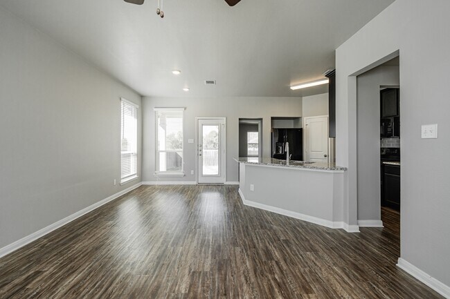 Foto del edificio - 631 Hollyhock Dr