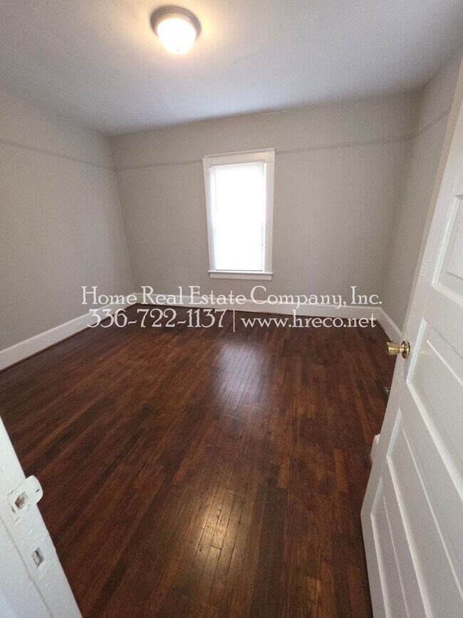 Foto del edificio - 1413 E 23rd St