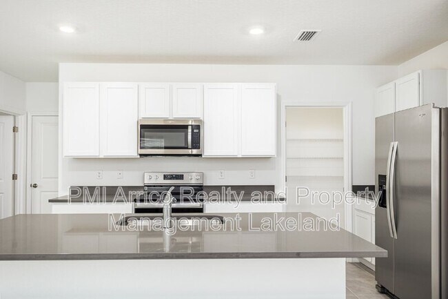 Building Photo - 3338 Shady Sunrise Loop