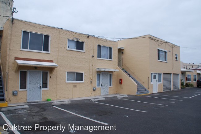 Building Photo - 158 N Ventura Ave