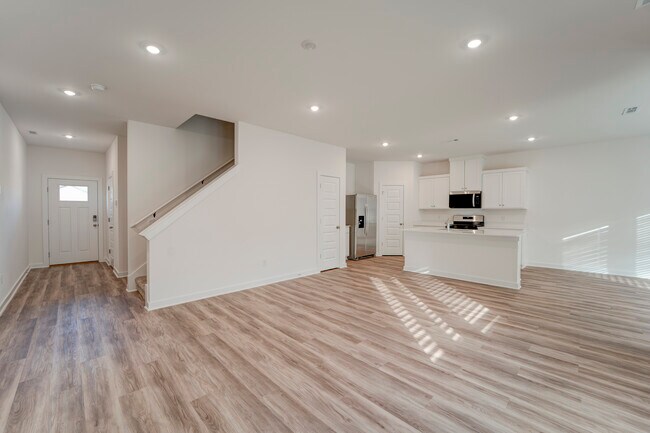 Building Photo - 139 S Maroon Ave