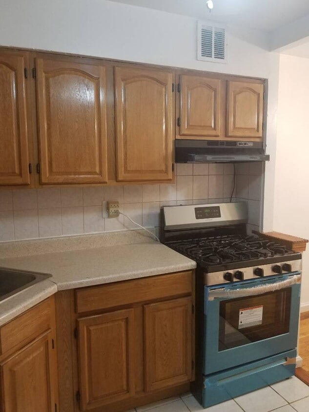Primary Photo - 2038 E 60th St