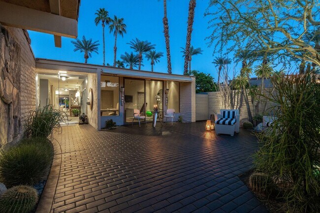Foto del edificio - Desert Horizons Country Club, Indian Wells.