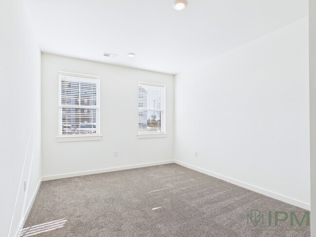Building Photo - 98 Penn Place