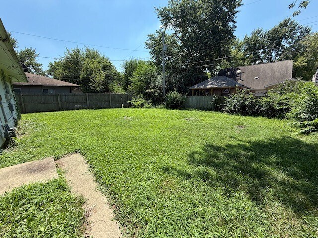 Building Photo - 3156 Eagledale Dr