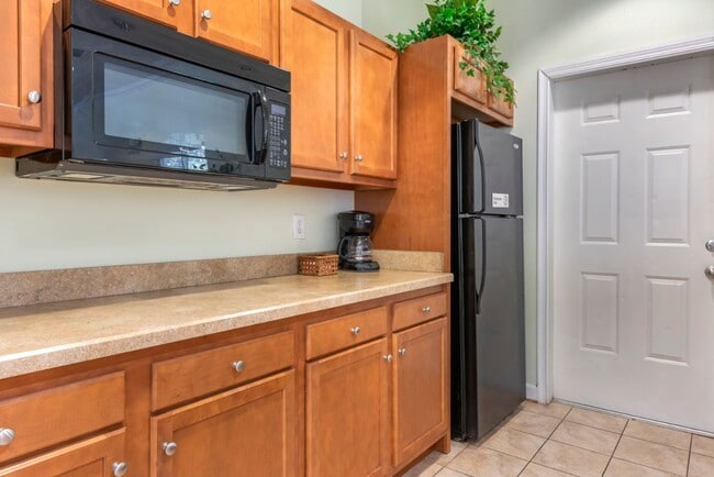 Building Photo - Courtney Manor Apartments