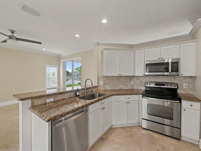 Building Photo - 5884 NW 49th Ln