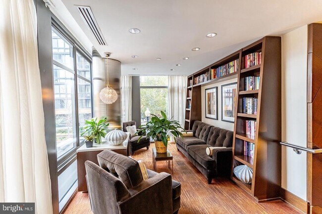 Foto del edificio - 440 L St NW