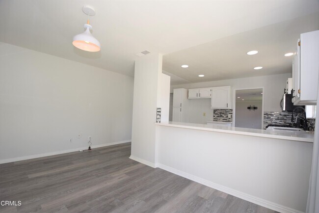 Building Photo - 2675 Munson St