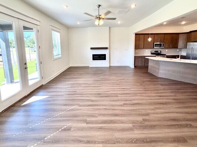 Building Photo - Now Leasing Brand New Townhomes In Olive Branch! Minutes from Methodist Hospital!