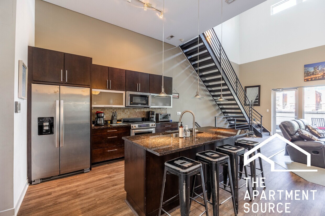 Foto principal - 1002 W Lake St