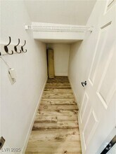 Building Photo - 777 Valley Rise Dr