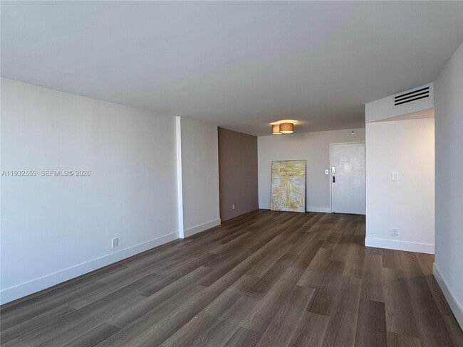 Building Photo - 18151 NE 31st Ct