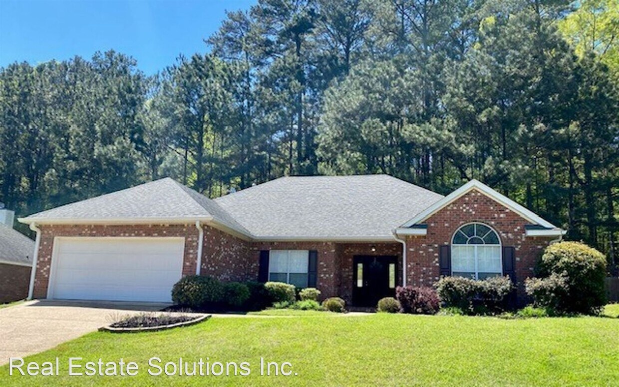 Primary Photo - 4 br, 2 bath House - 627 Hampshire Dr