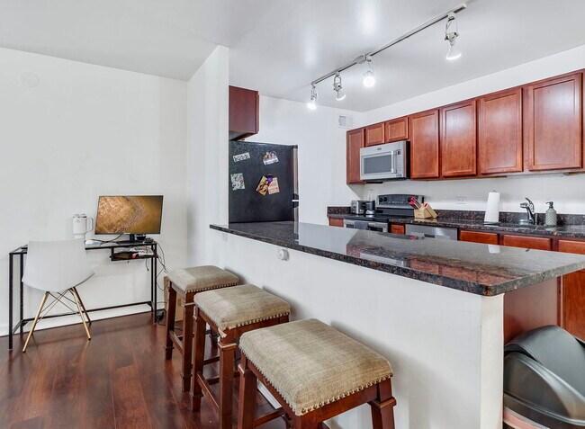 Foto del edificio - 222 E Pearson St