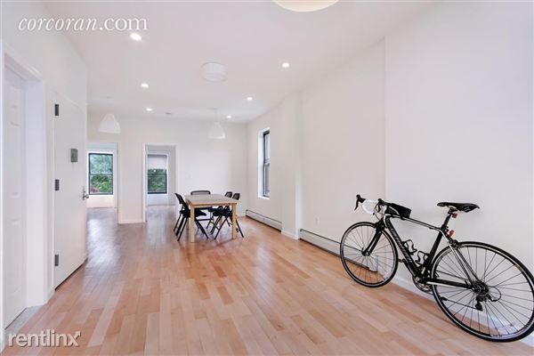 Foto principal - 591 Willoughby Ave