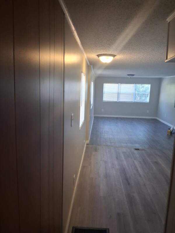 Building Photo - 1920 E 151st Ave