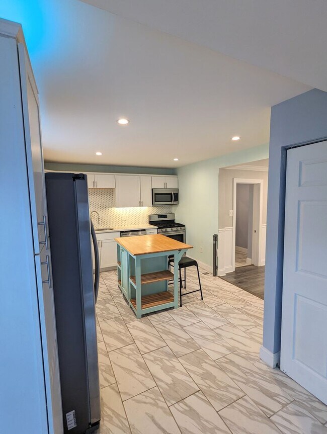 Foto del edificio - Spacious 3 bedroom 2.5 Bathroom Single Family Home (Mt Washington)