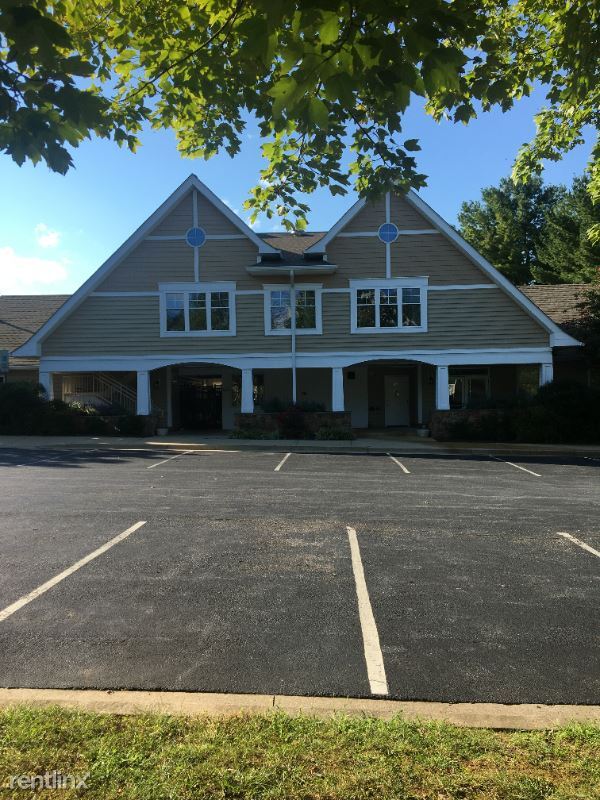 Building Photo - 903 Hillside Lake Terrace
