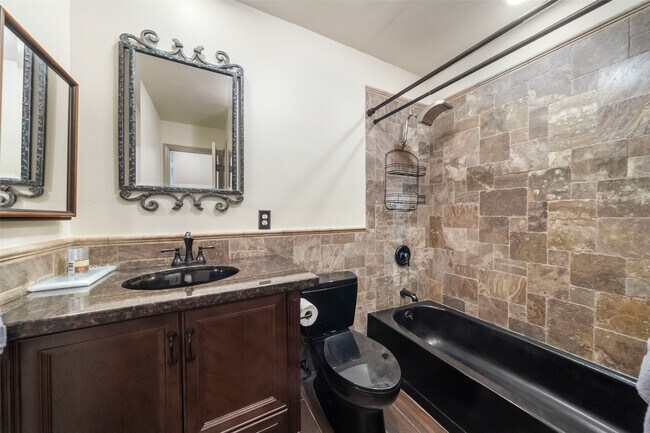 Building Photo - 1880 White Oak Dr