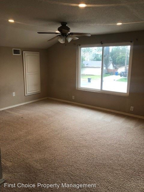 Building Photo - 4 br, 3 bath House - 5060 Pearblossom Drive