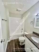 Building Photo - 504 Woodcreek Dr