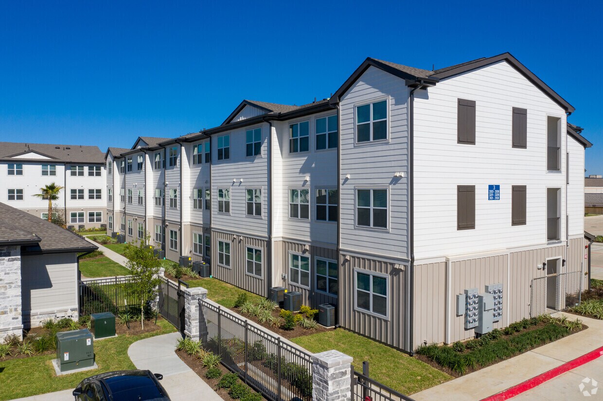 Emory West Cypress Apartments in Katy, TX