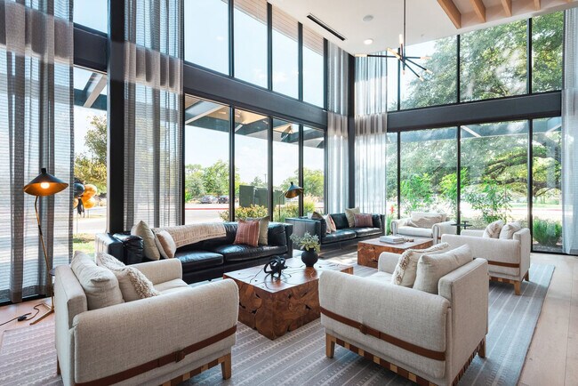 Foto del edificio - 5820 1/2 Cameron Rd