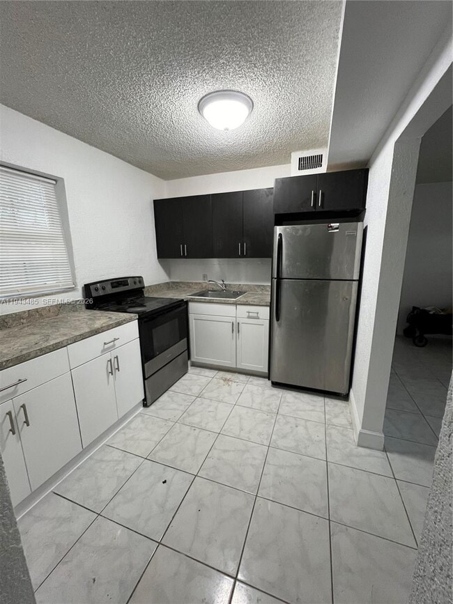 Building Photo - 5819 Moseley St