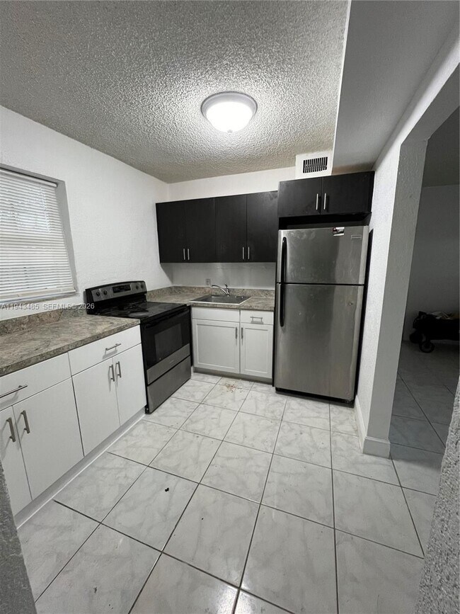 Foto del edificio - 5819 Moseley St