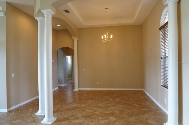 Building Photo - 20106 Tamiami Ave