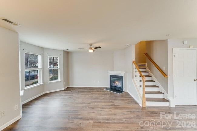 Building Photo - 3410 Broadwick St