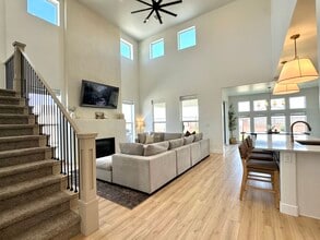 Building Photo - 655 S Lesina Hts Dr