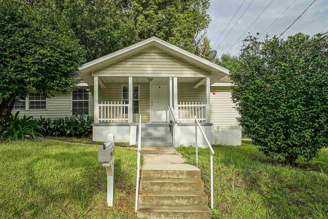 Building Photo - 1701 Hillsborough St