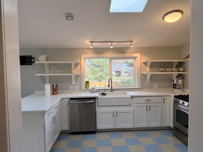 Foto del edificio - 2099 Emigrant Creek Rd