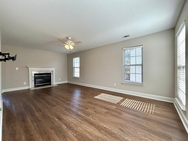 Foto del edificio - 10120 Baxter Caldwell Dr