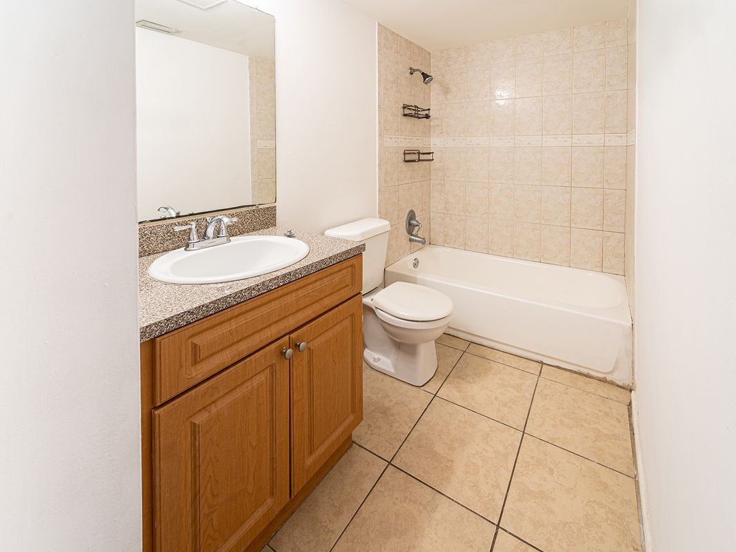 Building Photo - 2876 Somerset Park Dr