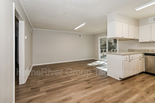 Foto del edificio - 3265 Mayfair Rd